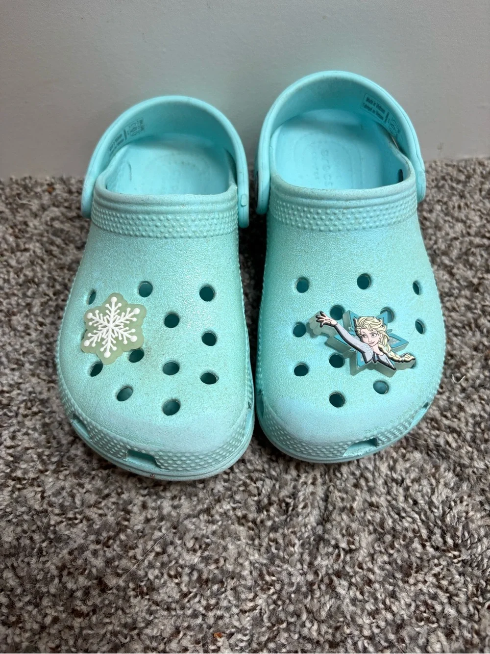Crocs Light Blue Glitter Waterproof Clog w/ Elsa and Snowflake Charm Size 11c